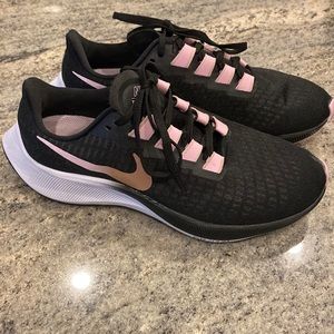 Womens Nike Zoom Pegasus 37 size 8